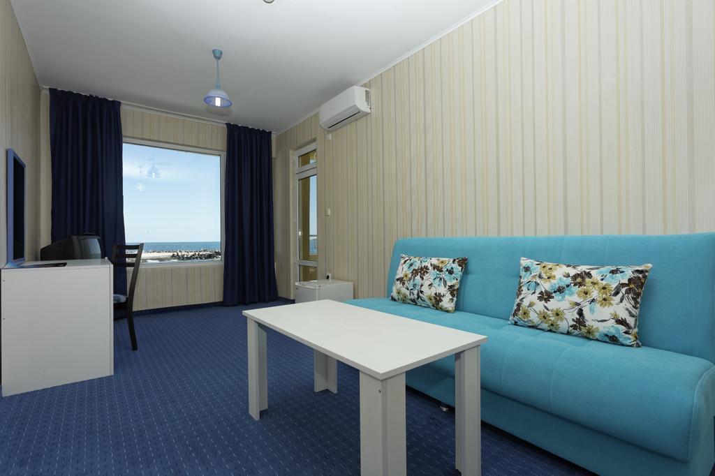 Hotel Marina Kiten  Habitación foto