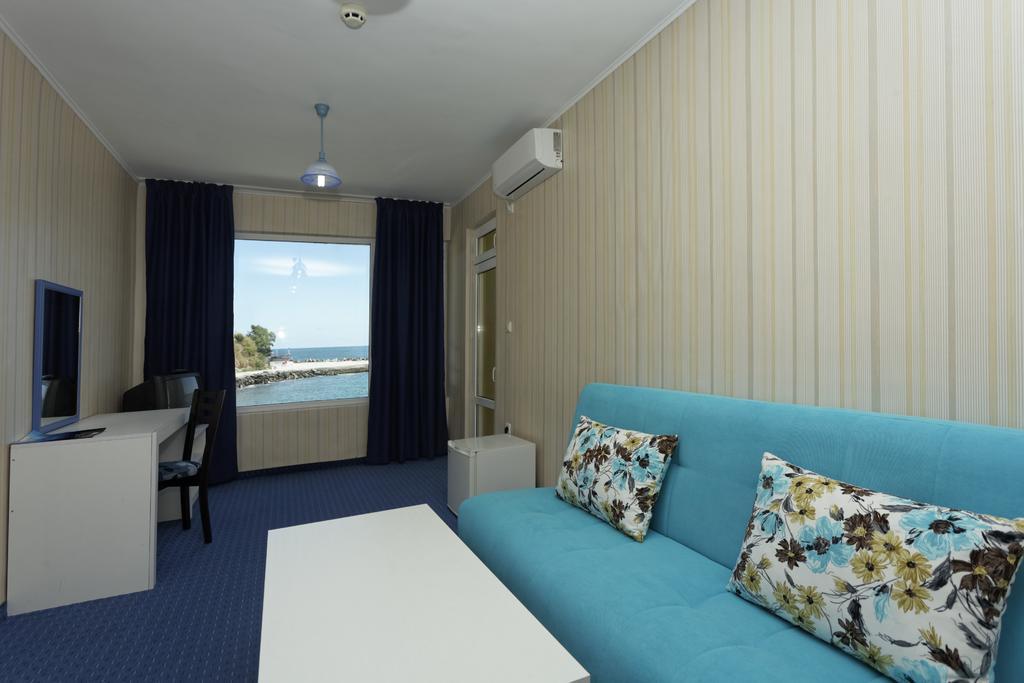 Hotel Marina Kiten  Habitación foto