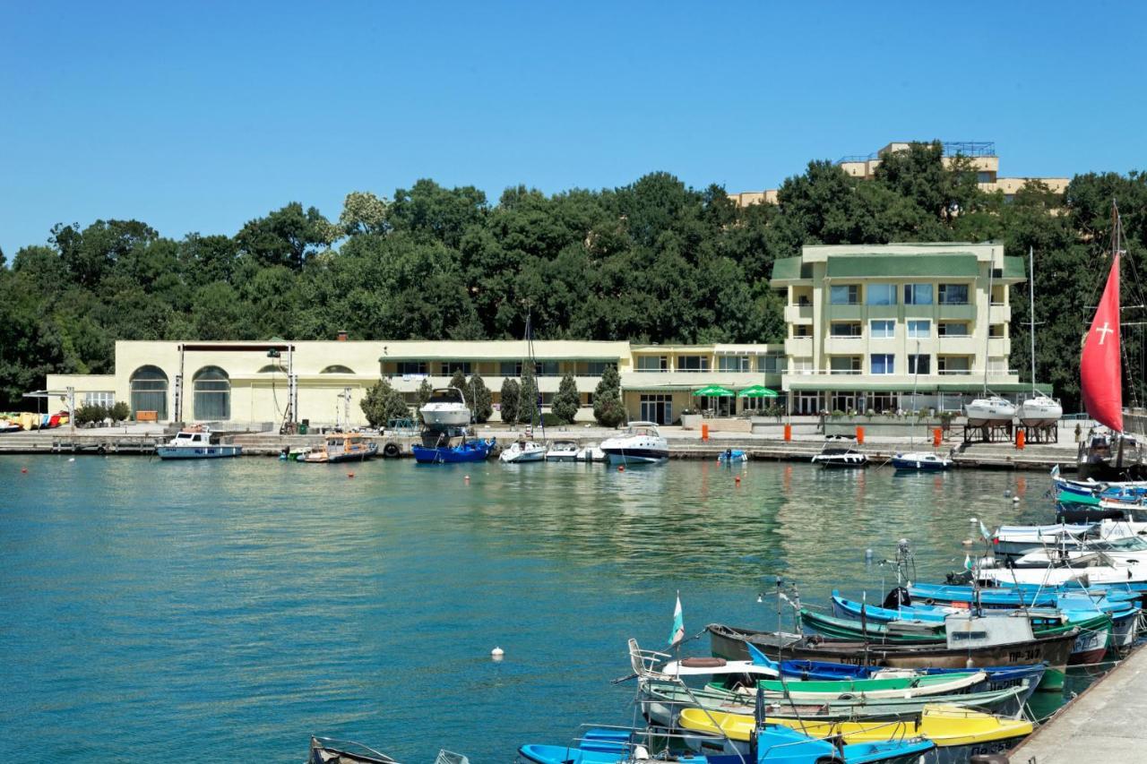 Hotel Marina Kiten  Exterior foto